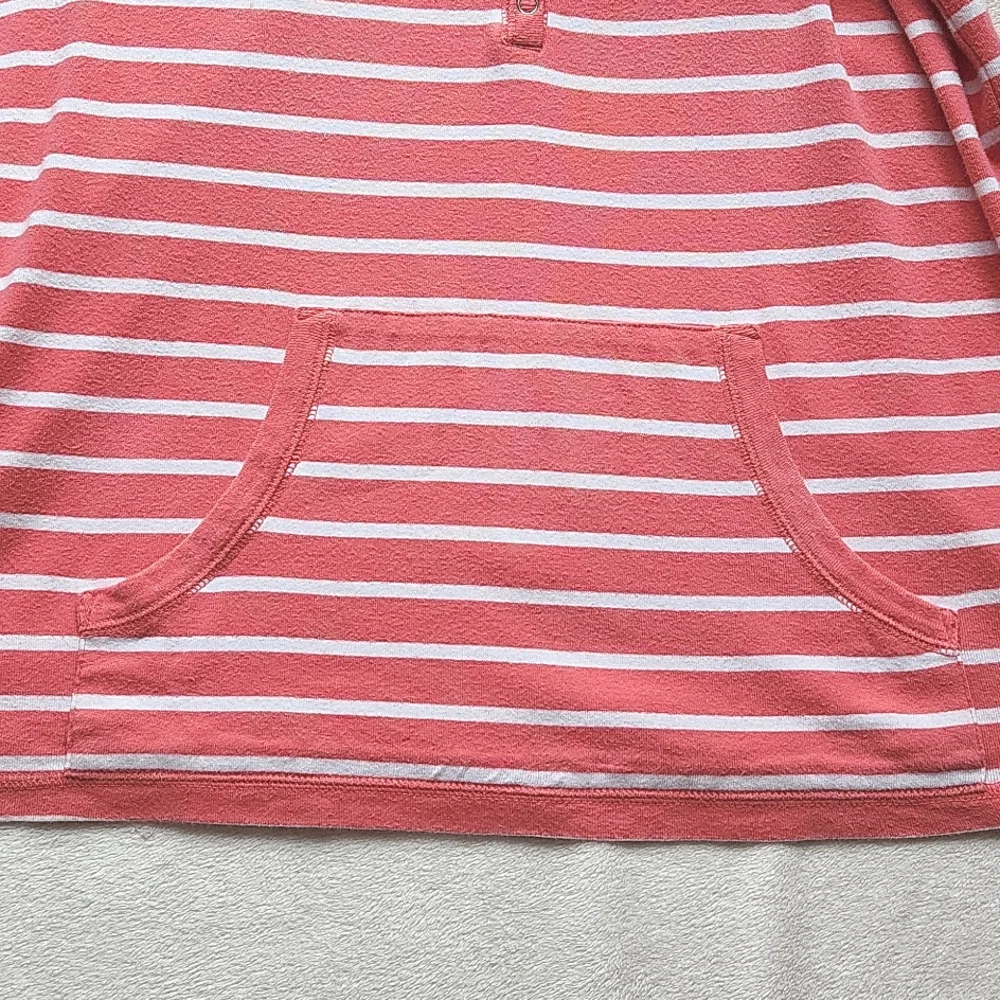 Karen Scott MediumTop with a Double Sided Pouch, Hood and Three Quarter Sleeve - Picture 3 of 6